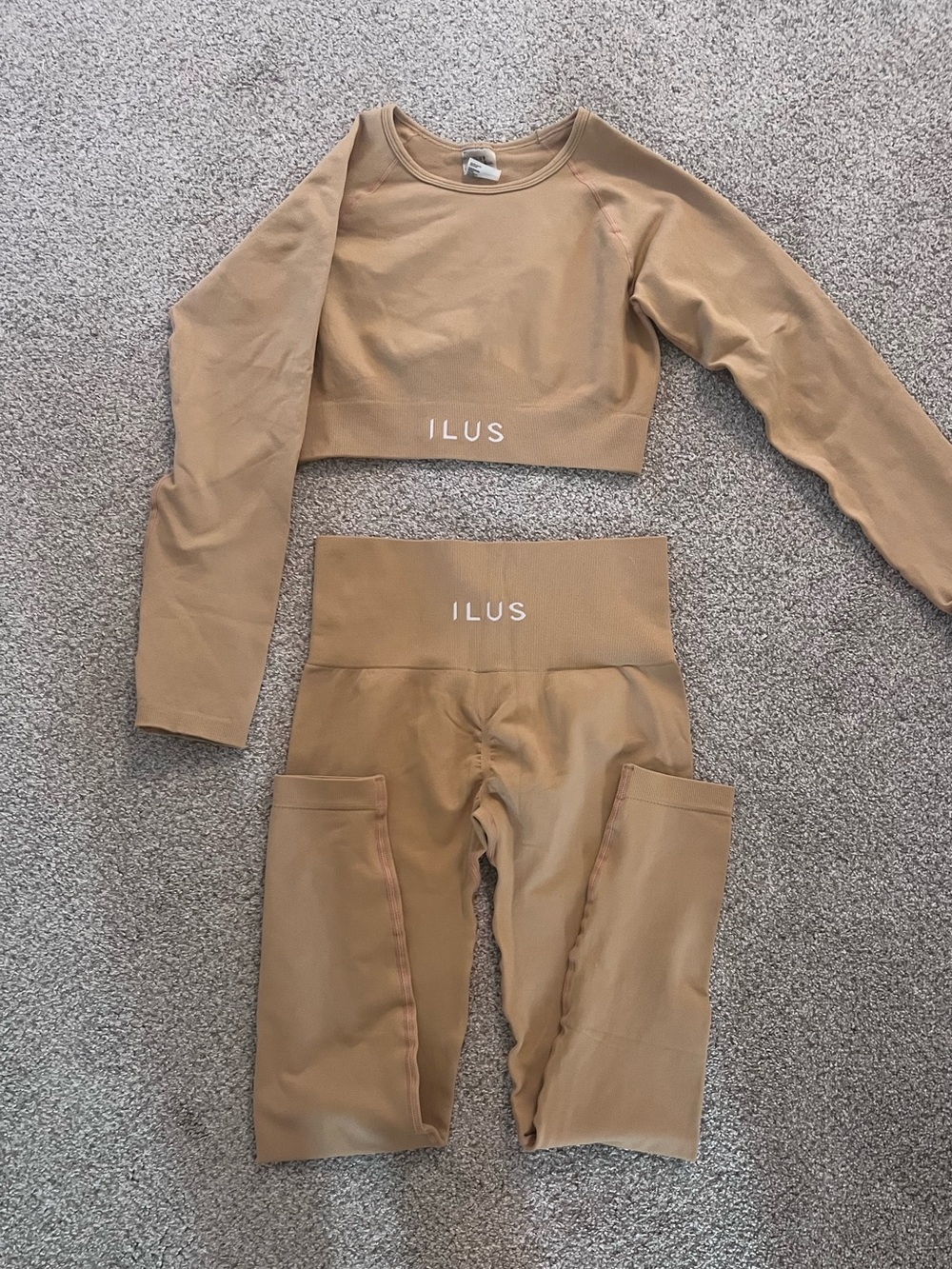 ilus label matching gym set